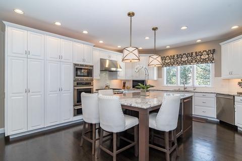 81 Monadnock Rd, Wellesley, MA 02481 photo 2