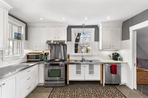 1 Abbot Ct, Marblehead, MA 01945 photo 9