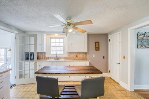 386 Roosevelt, Springfield, MA 01118 photo 4