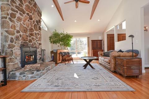 89 Mowry St, Mendon, MA 01756 photo 3