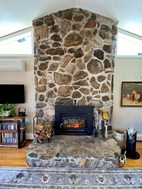 89 Mowry St, Mendon, MA 01756 photo 5