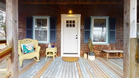 8 Cameron St, Wareham, MA 02532 photo 2