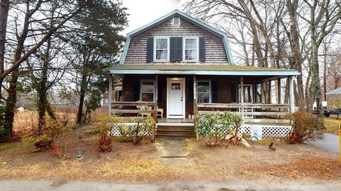 8 Cameron St, Wareham, MA 02532 photo 1