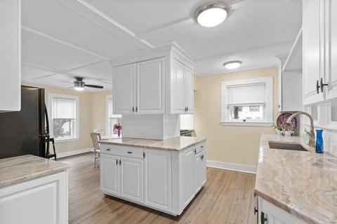 877 Washington St, Gloucester, MA 01930 photo 3