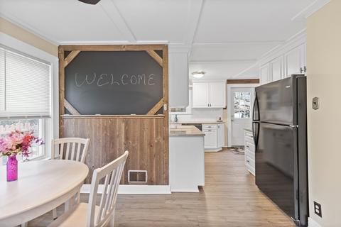 877 Washington St, Gloucester, MA 01930 photo 2