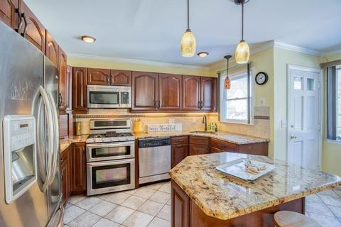 51 Washington Rd, Springfield, MA 01108 photo 9
