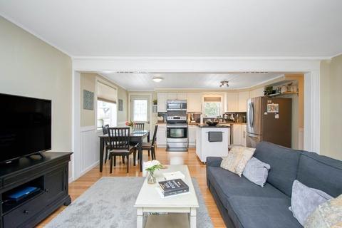 326 Parkerview, Springfield, MA 01129 photo 4