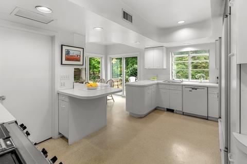 260 Lee St, Brookline, MA 02445 photo 10