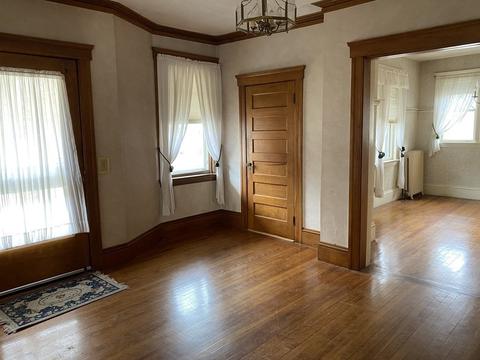 8 Berwick St, Worcester, MA 01602 photo 2