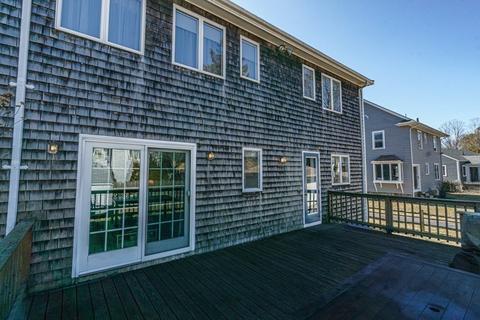 35 Cedar St, Marblehead, MA 01945 photo 4