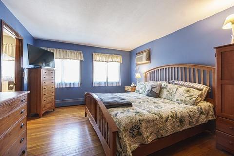 35 Cedar St, Marblehead, MA 01945 photo 27
