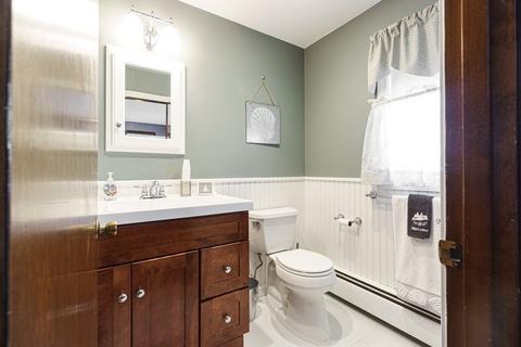 35 Cedar St, Marblehead, MA 01945 photo 28