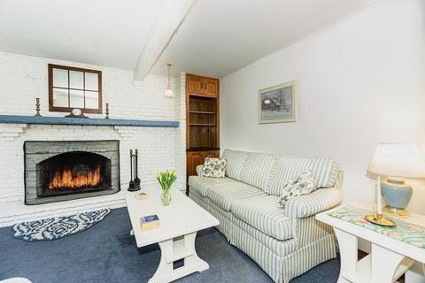 35 Cedar St, Marblehead, MA 01945 photo 19