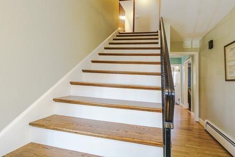 35 Cedar St, Marblehead, MA 01945 photo 16