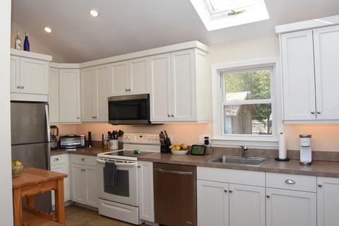 7 Pilgrim Ln, Hyannis, MA 02601 photo 3