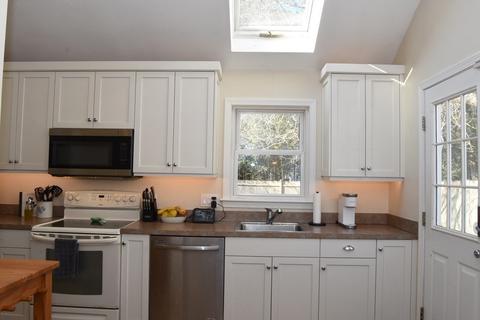 7 Pilgrim Ln, Hyannis, MA 02601 photo 4