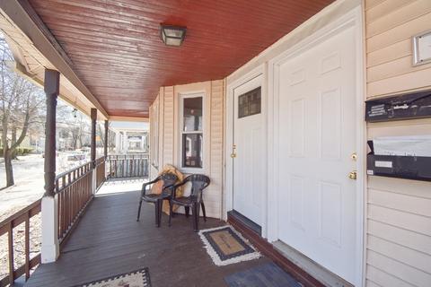 36 Forest St, Springfield, MA 01108 photo 4