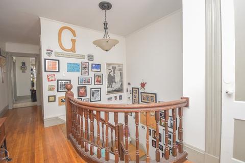 36 Forest St, Springfield, MA 01108 photo 8