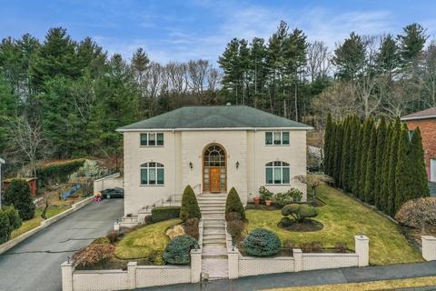 60 Juniper Dr, Saugus, MA 01906 photo 1