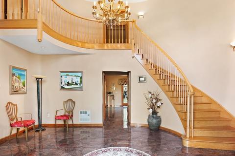 60 Juniper Dr, Saugus, MA 01906 photo 8