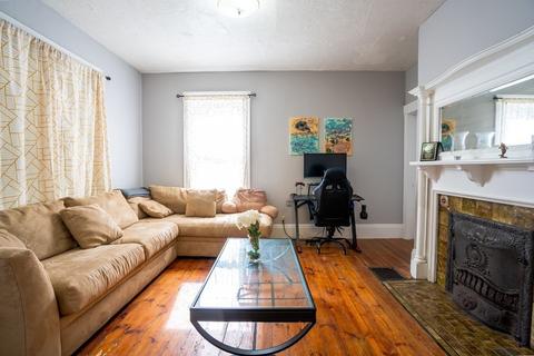 10 Berkeley St, Lawrence, MA 01841 photo 2