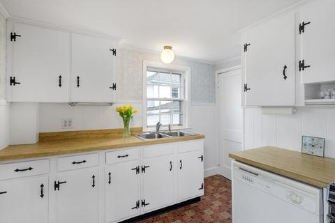 216 Hull St, Hingham, MA 02043 photo 6