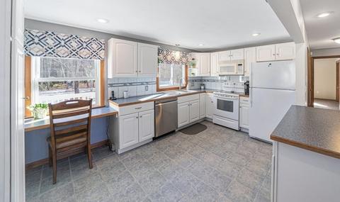10 Ash St, Webster, MA 01570 photo 5