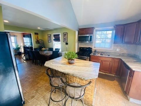 293 Mill St, Worcester, MA 01602 photo 2