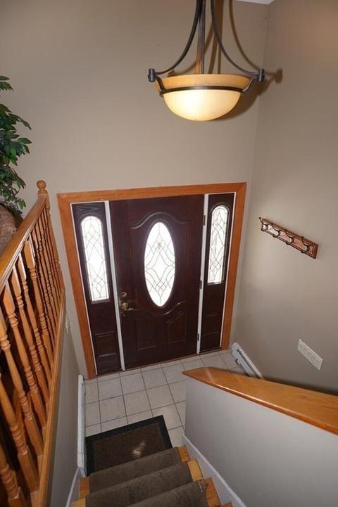 18 Blackberry Ln, Framingham, MA 01701 photo 2