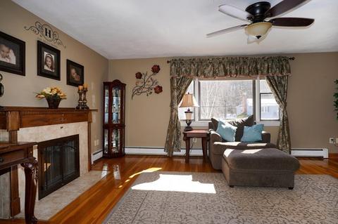 18 Blackberry Ln, Framingham, MA 01701 photo 3