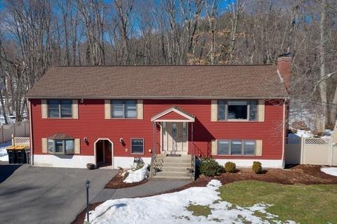 18 Blackberry Ln, Framingham, MA 01701 photo 1
