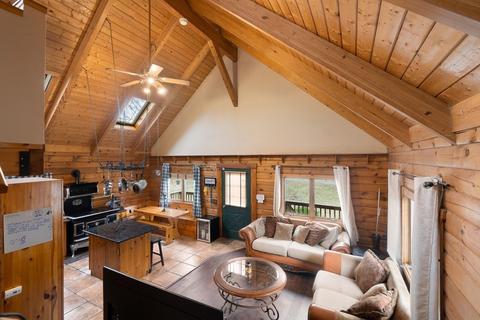 896 Pleasant St, Raynham, MA 02767 photo 9