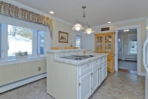 614 Britton St, Chicopee, MA 01020 photo 8