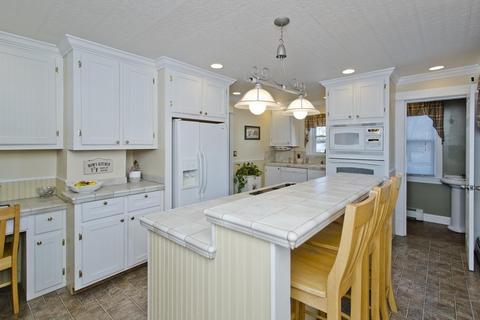 614 Britton St, Chicopee, MA 01020 photo 6