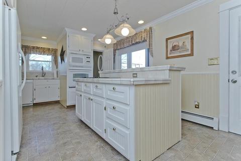 614 Britton St, Chicopee, MA 01020 photo 9