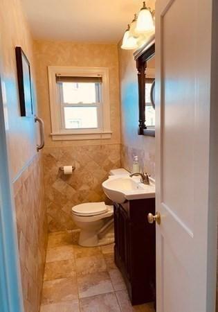 38 Upton St, Springfield, MA 01104 photo 9