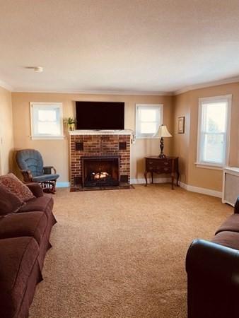 38 Upton St, Springfield, MA 01104 photo 4