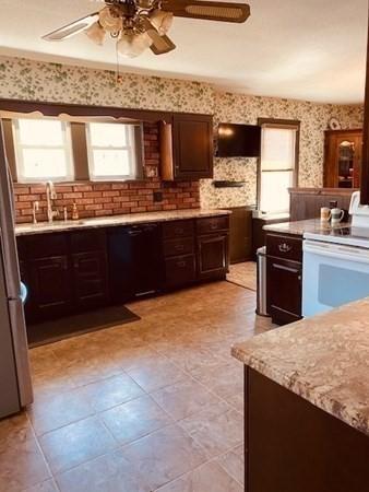 38 Upton St, Springfield, MA 01104 photo 6