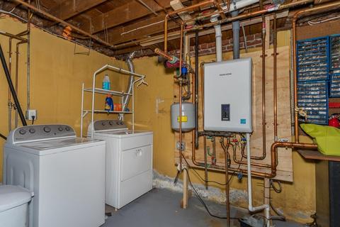 411 Common, Walpole, MA 02081 photo 17