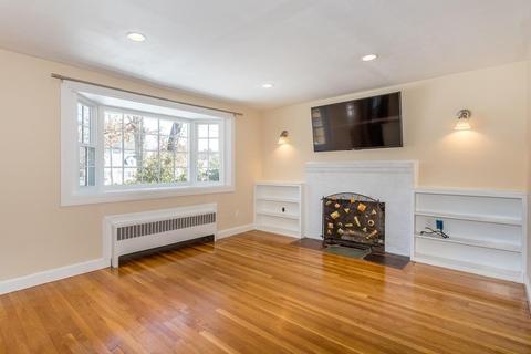 411 Common, Walpole, MA 02081 photo 4