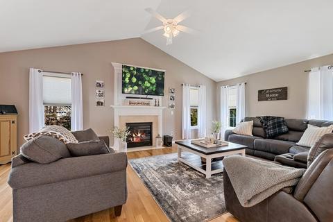 525 Pine St, Raynham, MA 02767 photo 17