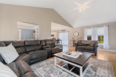 525 Pine St, Raynham, MA 02767 photo 16
