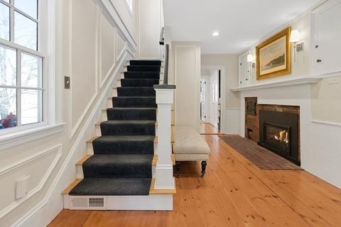 209 North St, Hingham, MA 02043 photo 2