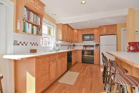 198 Hillcrest Rd, Needham, MA 02492 photo 9