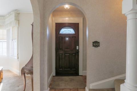 11 S Flagg St, Worcester, MA 01602 photo 2