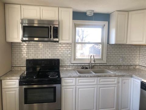 296 Hartwick St, Springfield, MA 01108 photo 3