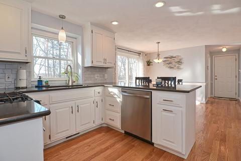 3 Jackson Cir, Franklin, MA 02038 photo 4