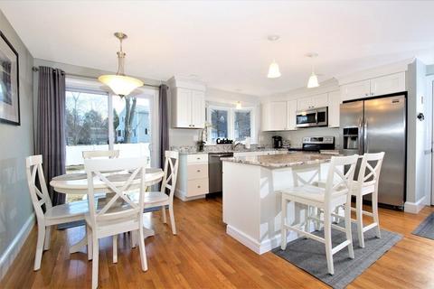 28 Forest St, Danvers, MA 01923 photo 1