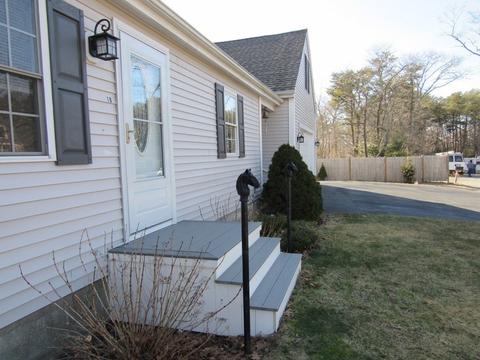 18 Spruce St, Wareham, MA 02571 photo 3