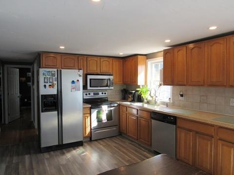 18 Spruce St, Wareham, MA 02571 photo 5